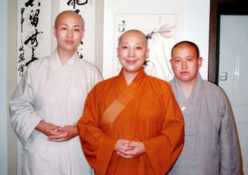 李娜和耀一法师是一个人吗?