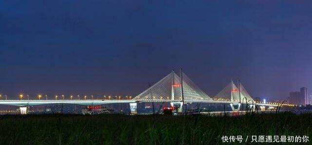 t01d6e5fabe1482c96a.jpg?size=640x297