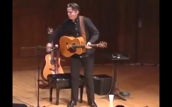 [图]Tommy Emmanuel Live At Sheldon Concert Hall St Louis