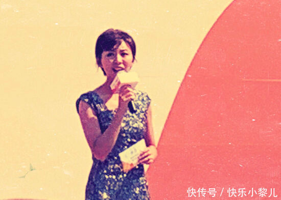 中央台主持台采访的主持人