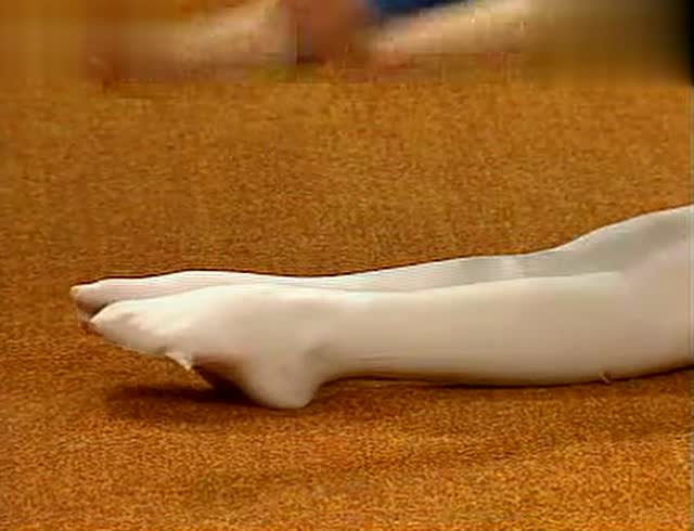  b>中国舞考级六级视频 /b>4.勾绷脚