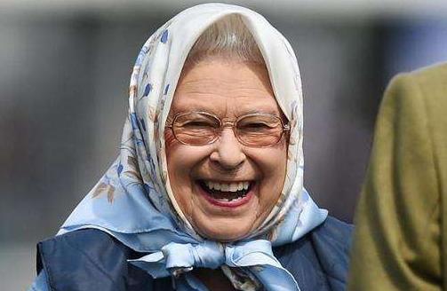 奥巴马变段子手_英国女王是隐藏的段子手?