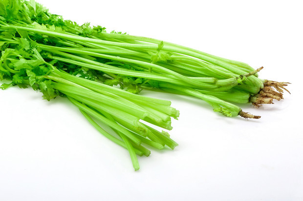 生吃芹菜有什么好处