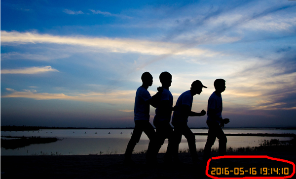 iPhone5s照片怎么加时间水印?