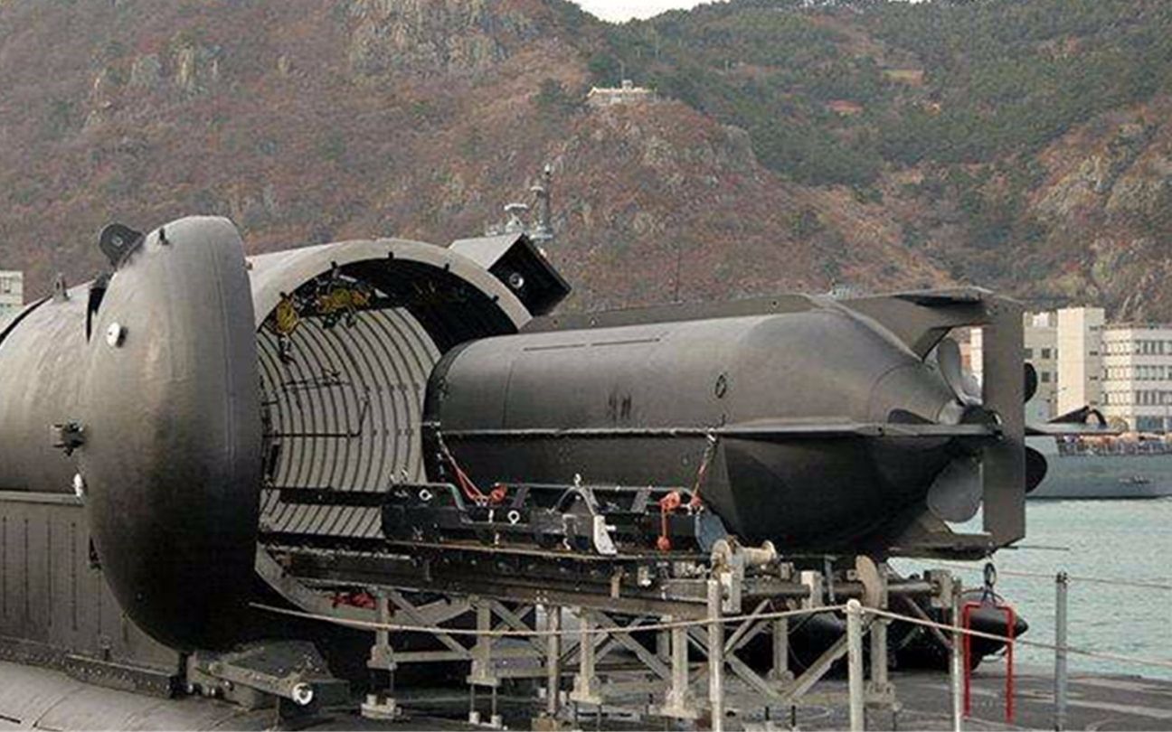 点兵740】中国海军罕见公布"蛙人运输艇" ,可输送特种部队隐蔽出击