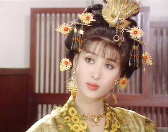武则天(1995年刘晓庆主演电视剧)中的王皇后是由郑爽(1991-)演的,4岁?