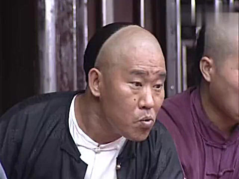 " 玻璃花"戏院闹事,"神鞭"傻二劝他也不给面子,有好戏看了!