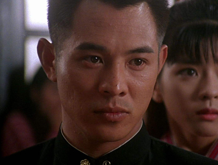 李连杰中山装出镜精神焕发,近期病情如何?