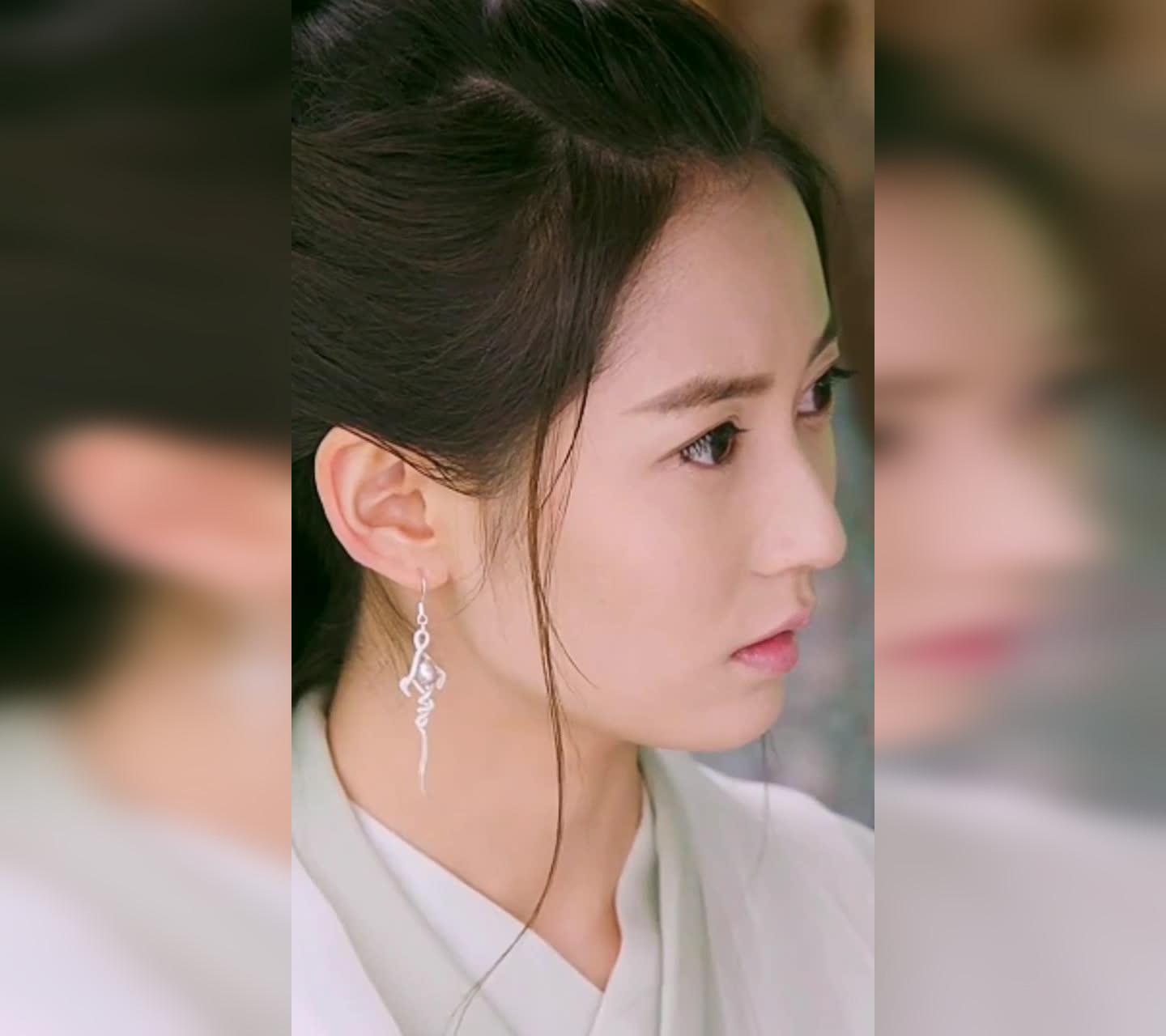 倚天屠龙记#古装美女#赵敏 今天的敏敏很淑女呢!