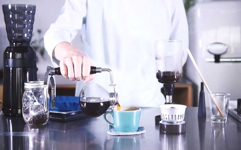 像做 实验一样做咖啡,揭秘 虹吸壶冲煮咖啡全过程!