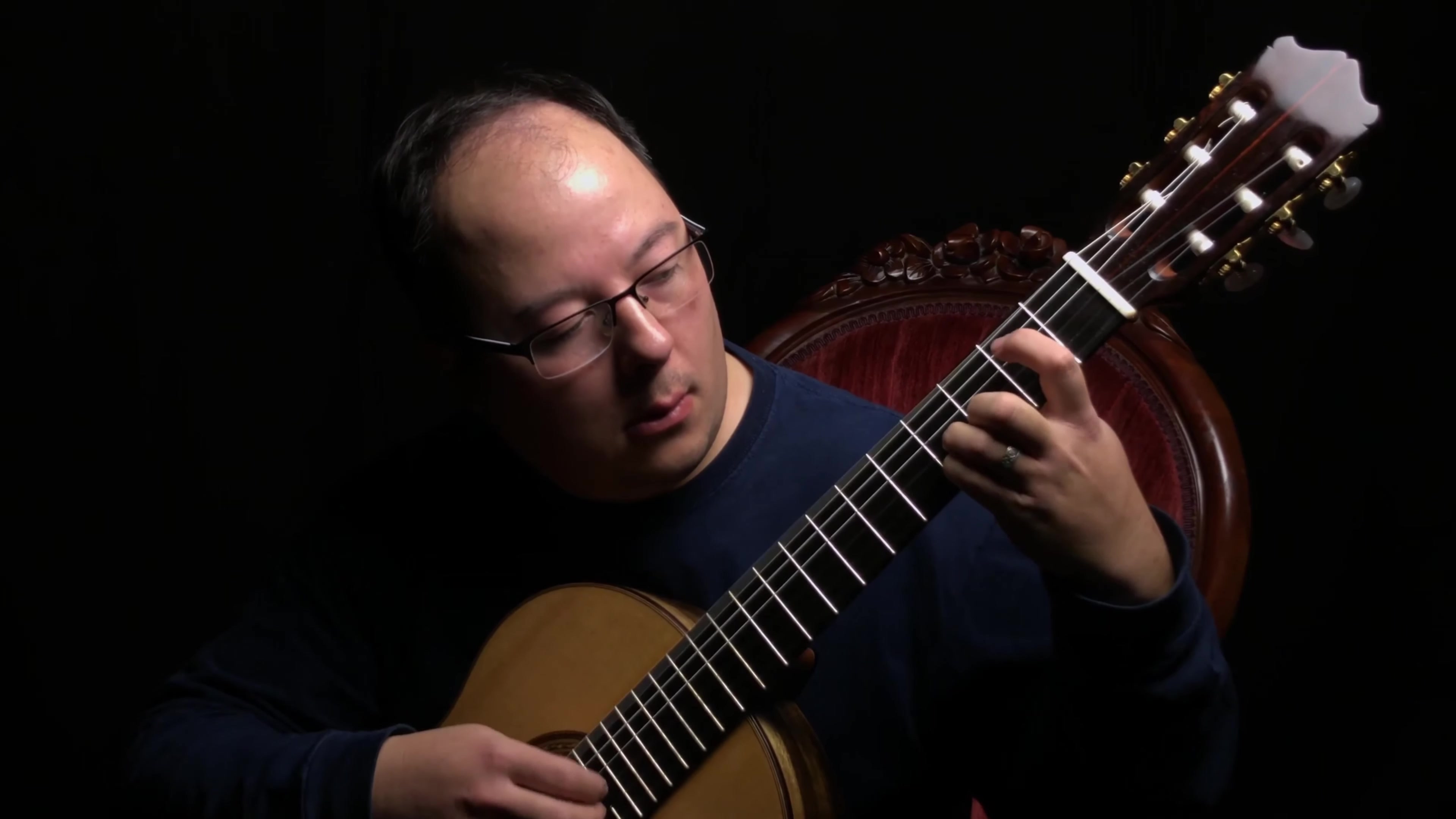 [图]《巴赫鲁特琴前奏曲》Lute Prelude, BWV 999 - J.S. Bach by Daniel Girdner