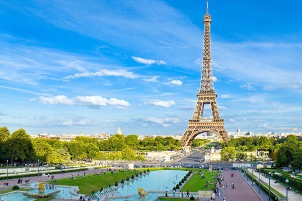 埃菲尔铁塔是"浪漫之都"巴黎的标志性建筑,那么它的历史是怎样的?