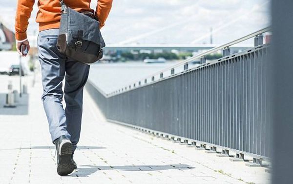 原地踏步,抖腿算不算步数?