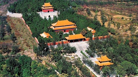 东陵大盗为何只盗清皇陵而对明 十三陵视而不见,两墓距离那么近