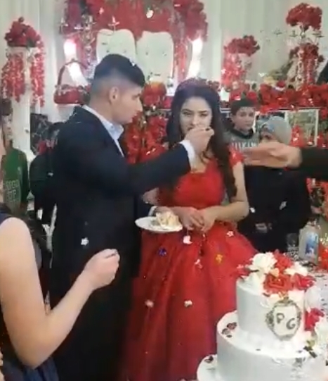 新郎婚礼上播放