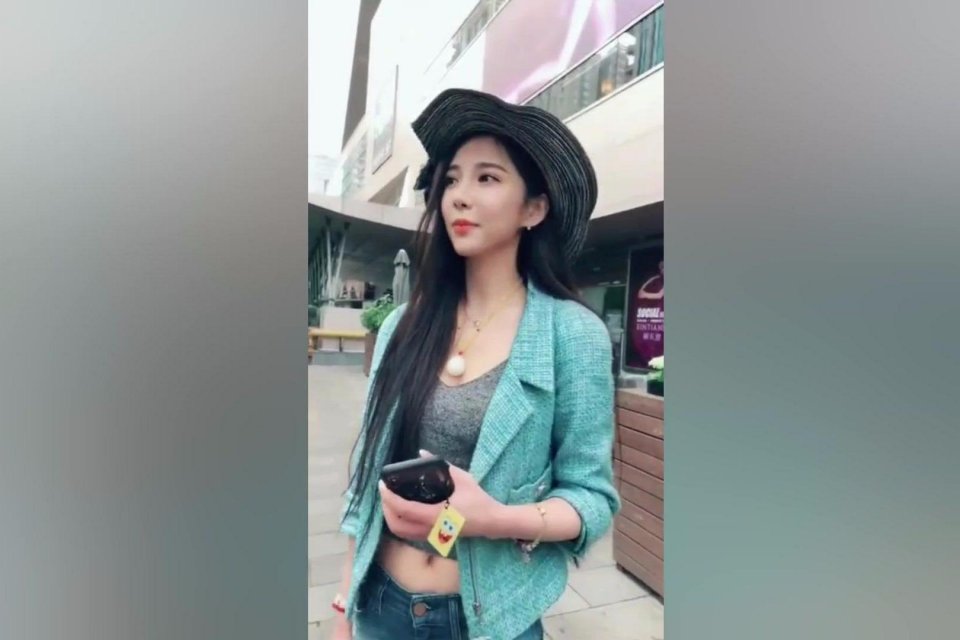 视频:骗吻狂魔街头实力撩妹合集,直男赶紧学起来!