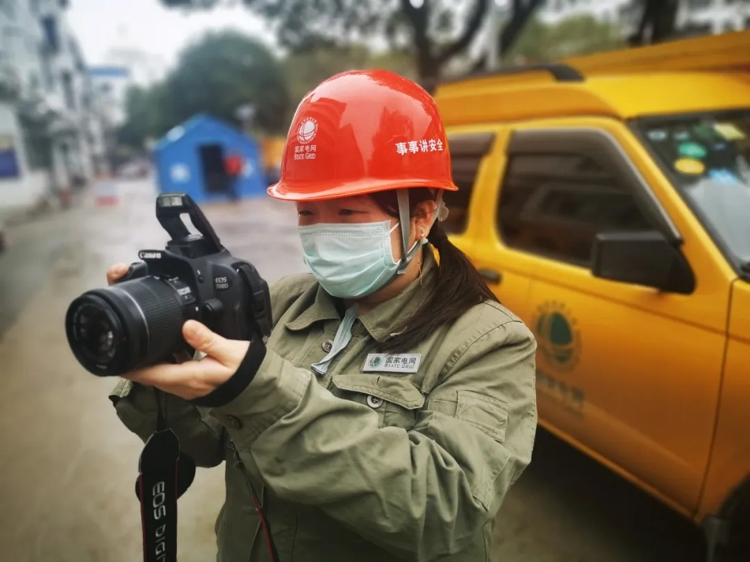 致敬电力女摄影人为抗疫保电作出积极贡献中国电力摄影人在行动九