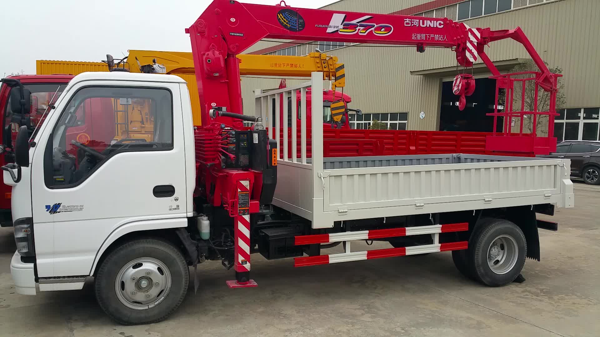 五十铃古河3.2吨 小型随车吊视频微信同号