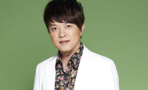 扩展资料: 《坚持》这首歌曲是由歌手翁立友演唱的一首歌曲,歌曲总时