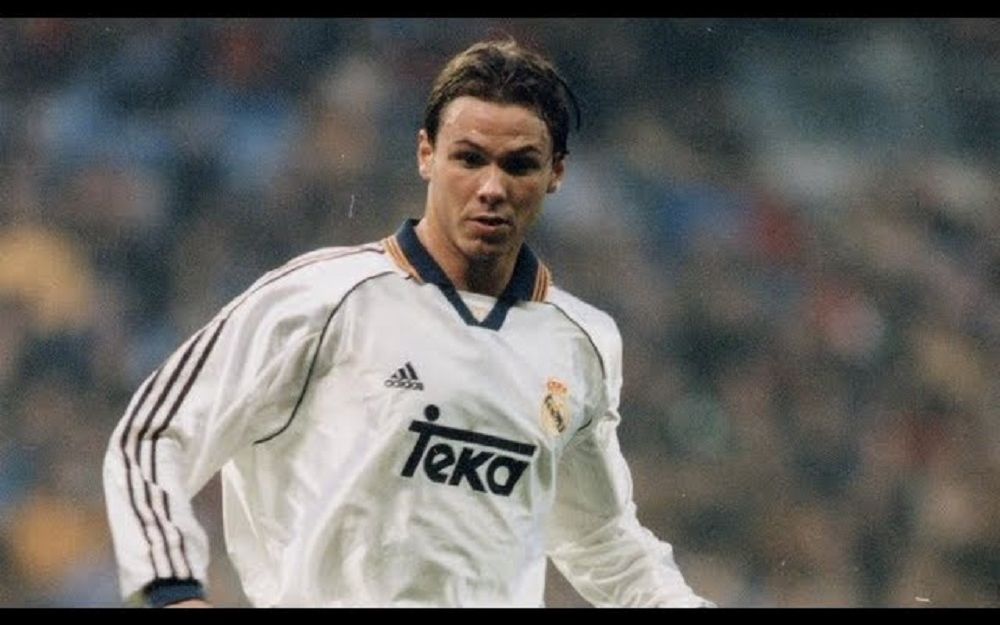 雷东多是90年代阿根廷第一后腰,"艺术后腰"是对他最合适的评价