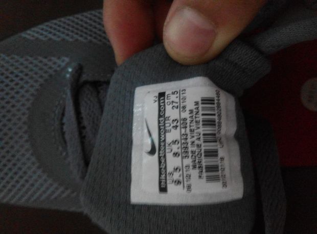 这双耐克是在京东胜道体育里买的 请大神帮鉴