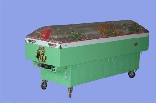 扩展资料: 冰棺材从外观看包括棺罩和箱体.棺罩是双层pc耐力板组成.