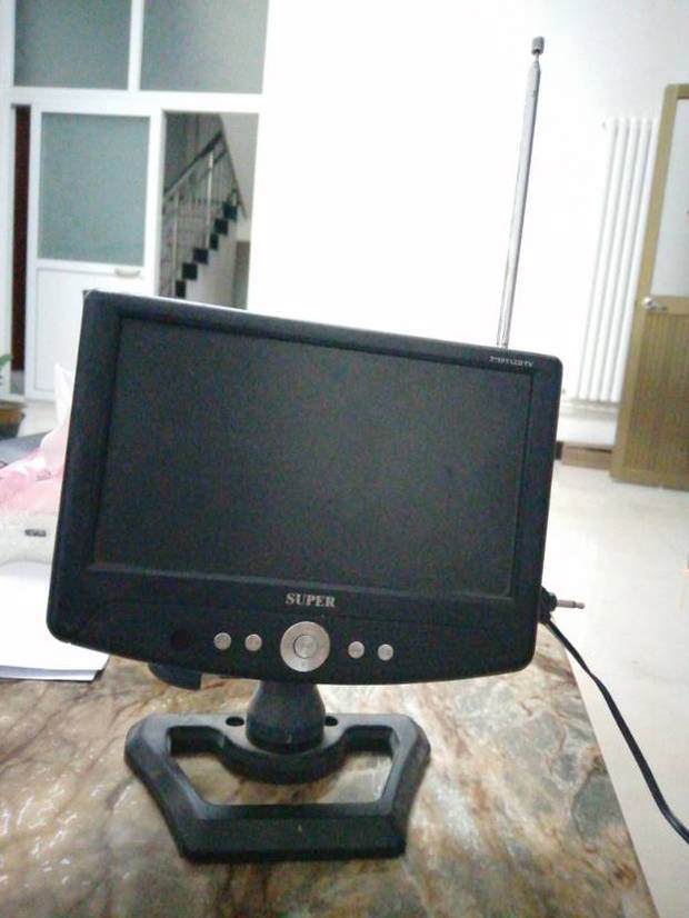 这是那种电视机,还自带天线的 怎么操作