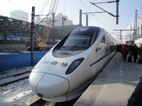 我在哈尔滨要明天到长春龙嘉机场。动车?火车