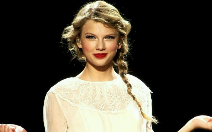 [图]♥Taylor Swift♥ Our Song现场版