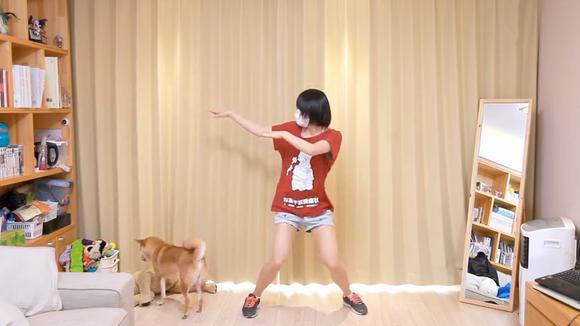 咋啦爸爸 魔性抖腿舞