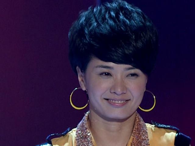 《中国好声音》精华版 全职妈妈戴月舞台高歌 渴望加入杨坤32场演唱会