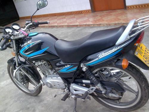 豪爵铃木钻豹摩托车每百公里油多少