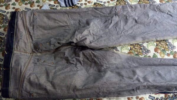 有懂牛仔裤的同学吗?图片中是牛仔裤翻过来的