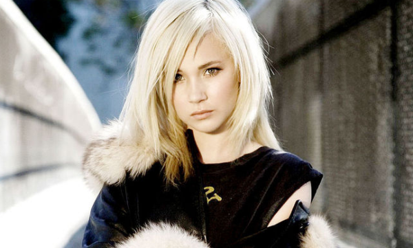 美国喜剧电影《黄铜茶壶》女主角是个什么样的人?