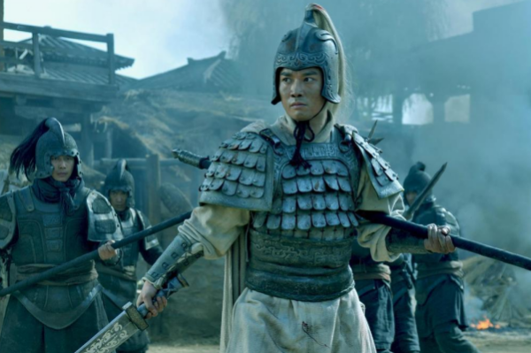 历史上,"名师大将莫自牢,千军万马避白袍"中的白袍将军是谁,为何如此