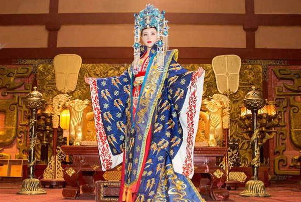 独揽大权且无政敌的宋朝太后刘娥,为何没有称帝?