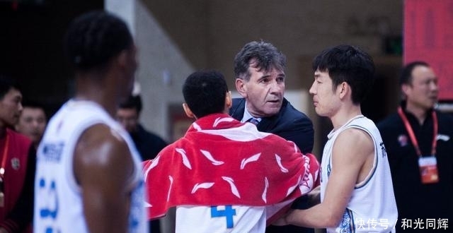 江苏主教练球迷