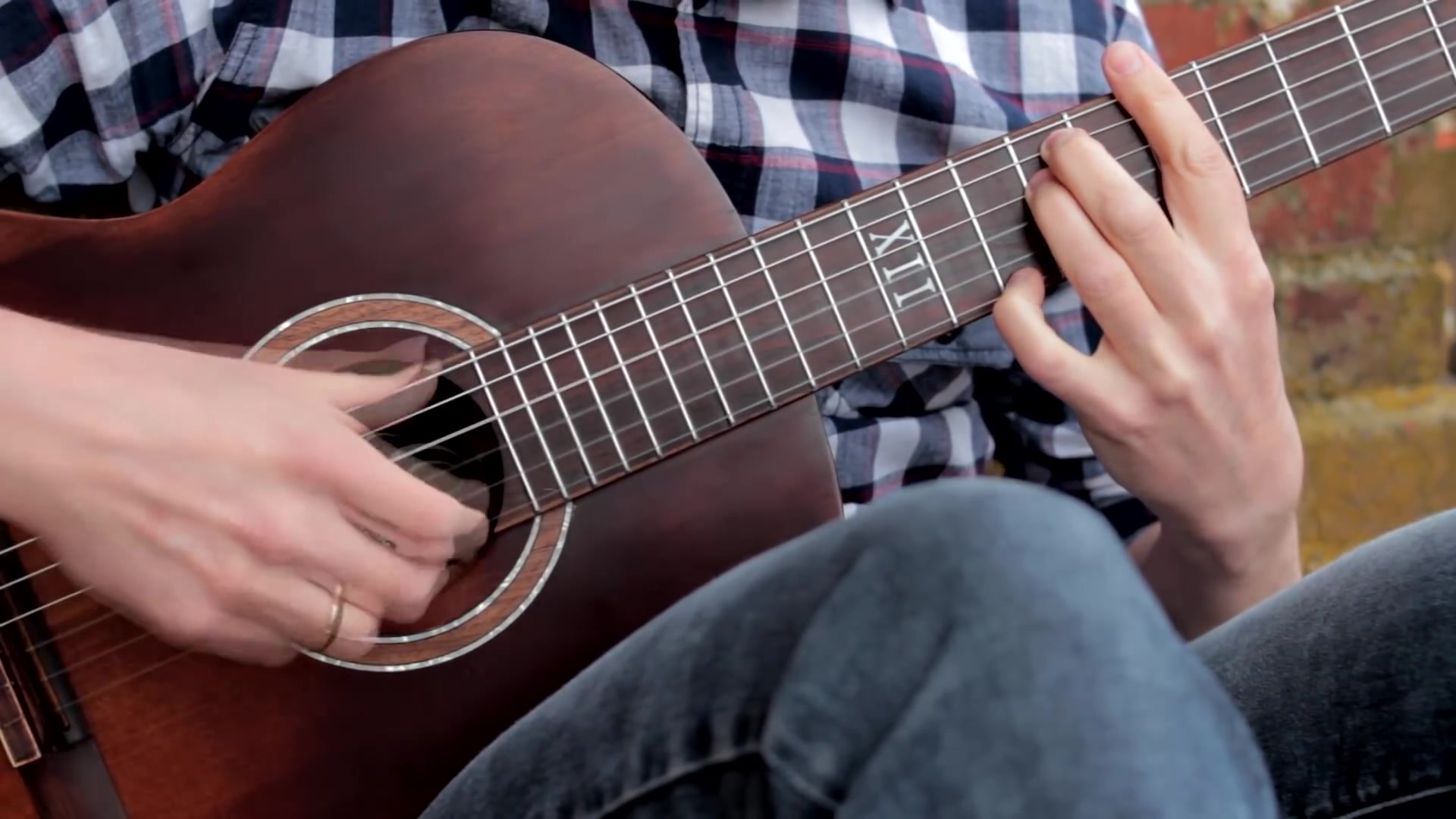 [图]美国末日-最后生还者 THE LAST OF US Theme Song - Classical Guitar Cover