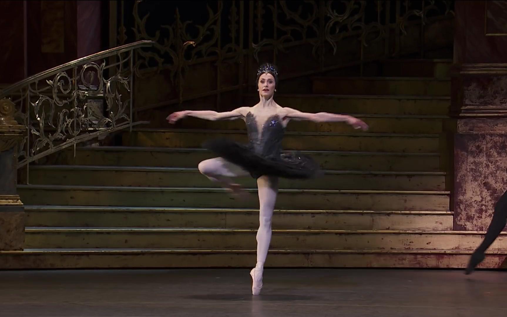 [图]【英皇芭蕾】Swan Lake - Coda from the Black Swan pas de deux in Act III