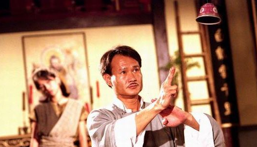 林正英演的僵尸片中 有一片有个血魔的那部叫