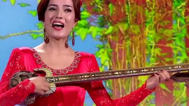 古再丽演唱新疆维吾尔族民歌:《黑眼睛》,真是欢快又活泼的歌