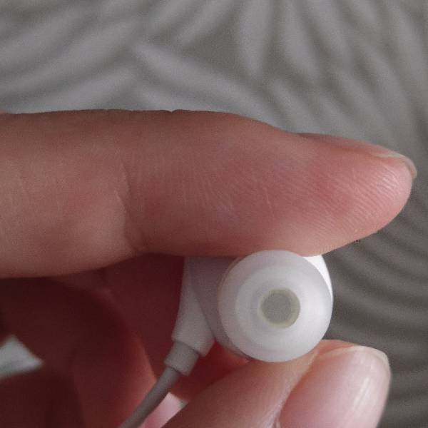 耳机里的膜掉了,塞回去会掉出来么?怎么修?有什么影响?