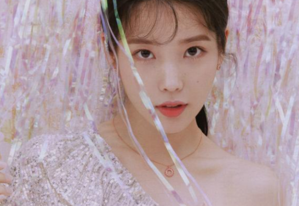 iu 新歌《celebrity》發佈了,你認為她唱得如何?