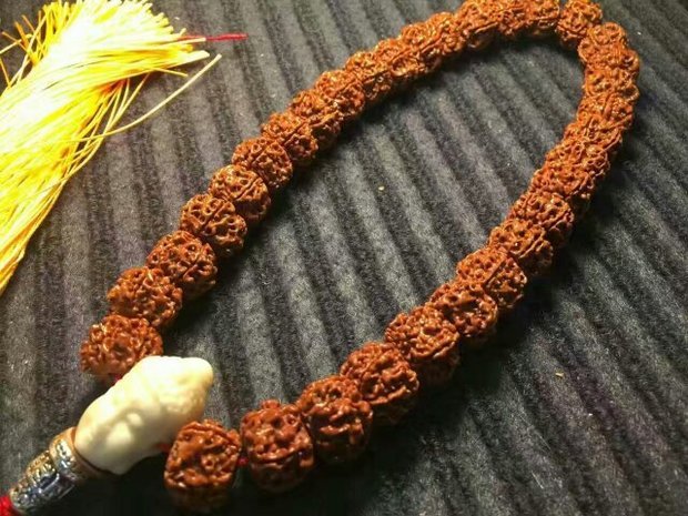 六瓣金刚,33颗手持,尺寸19mm左右,重30多克,大约多少钱?谢谢