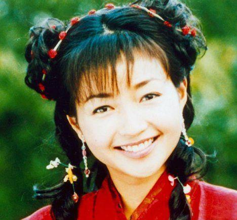 演小鱼儿与花无缺上面的小辣椒是谁演的