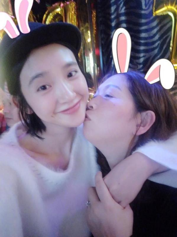 唐艺昕父母的照片曝光了吗?