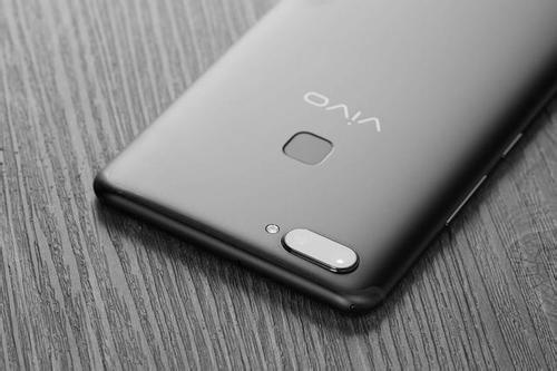 vivox20跟oppor11比哪个拍照好一点