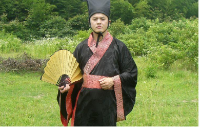 直身,直缀,直裾,道袍,深衣到底是什么关系?