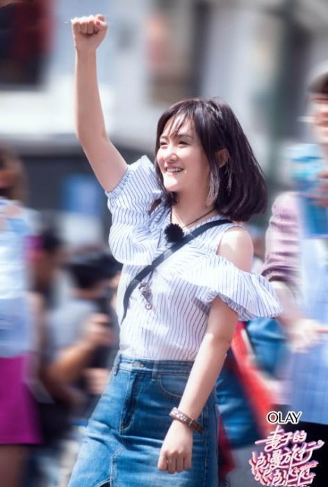 妻子的浪漫旅行最新一期谢娜穿的长裙是什么牌子