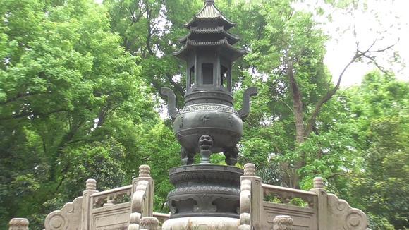 南京中山陵上的 标志性建筑之一,孝经鼎,很多游客都忽略了它